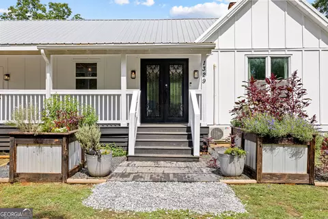 1329 Standing Rock Rd, Senoia, GA 30276