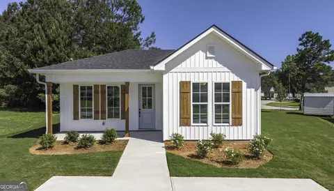 613 River Dr, Carrollton, GA 30117