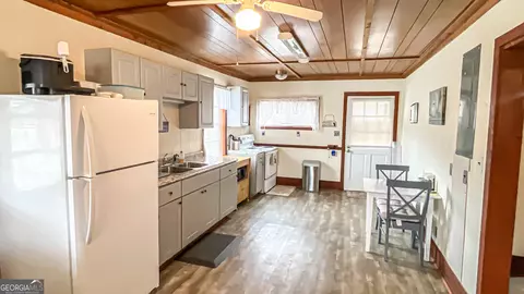 Kitchen - 242 Katy Lake Rd, Jackson, GA 30233 photo 2 of 15