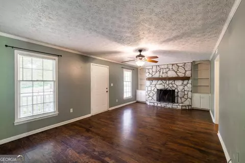 Living - 1031 Elder Heights Dr, Bishop, GA 30621 photo 1 of 5