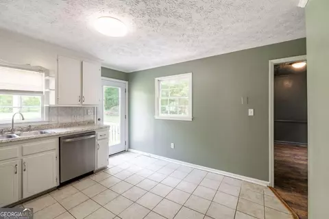 Kitchen - 1031 Elder Heights Dr, Bishop, GA 30621 photo 3 of 3