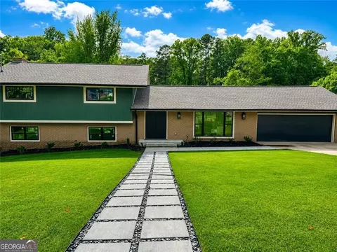 4255 Glenda Dr, College Park, GA 30337