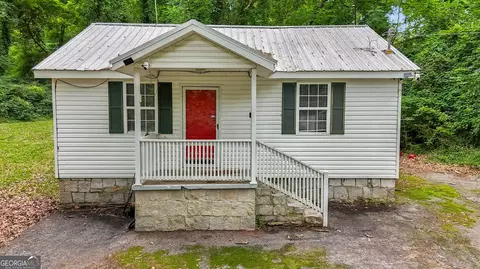 281 Valley Lake Dr, Stone Mountain, GA 30087