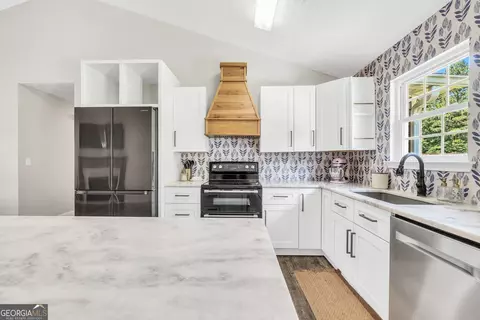 Kitchen - 156 Meadow View Dr, Jackson, GA 30233 photo 1 of 9