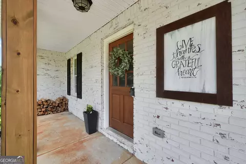 Exterior - 156 Meadow View Dr, Jackson, GA 30233 photo 6 of 19