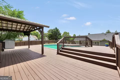 Exterior - 156 Meadow View Dr, Jackson, GA 30233 photo 10 of 19