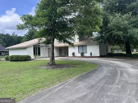 286 Stonington Ln, Jesup, GA 31546