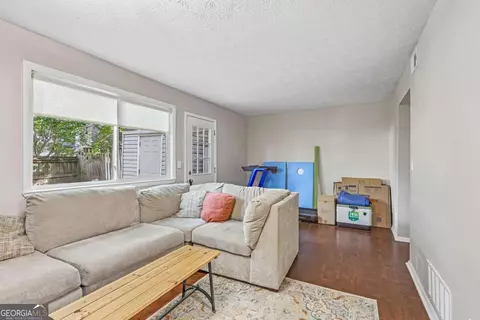 885 Regal Path Ln, Decatur, GA 30030