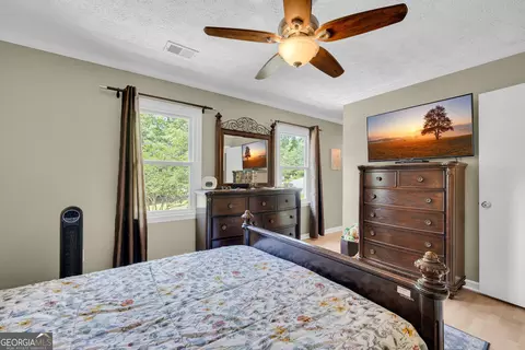Bedroom - 213 Hidden Lakes Dr, Toccoa, GA 30577 photo 2 of 8
