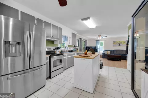 Kitchen - 213 Hidden Lakes Dr, Toccoa, GA 30577 photo 3 of 7
