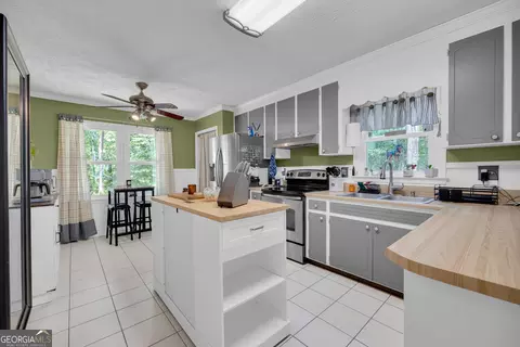 Kitchen - 213 Hidden Lakes Dr, Toccoa, GA 30577 photo 1 of 7