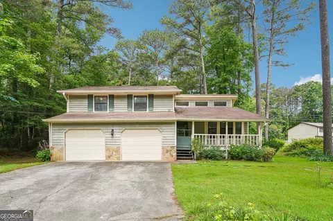 511 Ryan Pl, Stone Mountain, GA 30087
