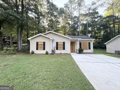 7133 Pineview Dr SW, Covington, GA 30014