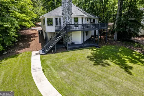 1691 White Oak Dr, White Plains, GA 30678