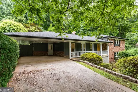 1025 Vistavia Cir, Decatur, GA 30033