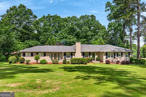 421 Ridgecrest Rd, Lagrange, GA 30240