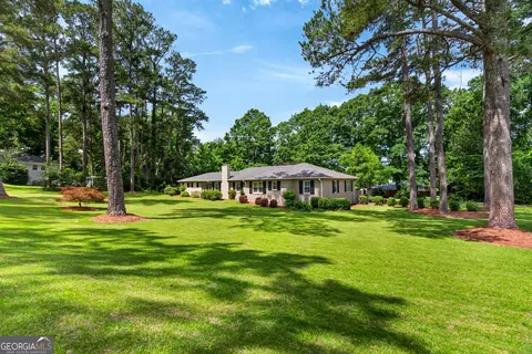 Exterior - 421 Ridgecrest Rd, Lagrange, GA 30240 photo 5 of 6
