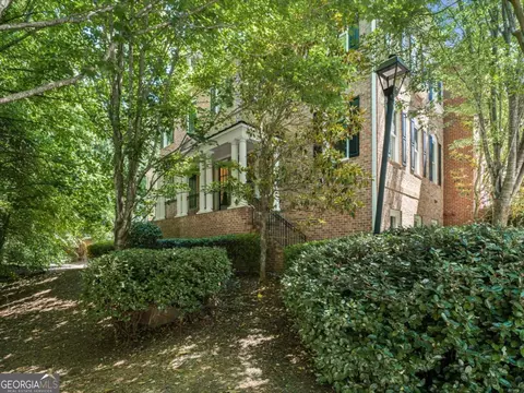 1207 New Haven Ct, Roswell, GA 30075