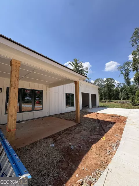 Exterior - 224 Walters Rd, Barnesville, GA 30204 photo 5 of 5