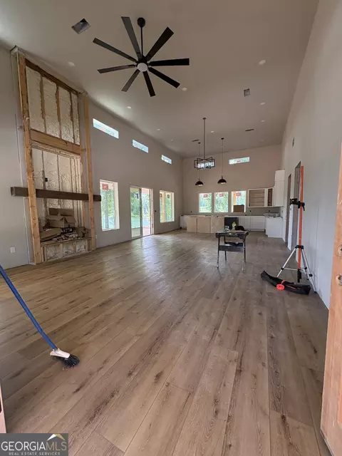 Living - 224 Walters Rd, Barnesville, GA 30204 photo 2 of 2