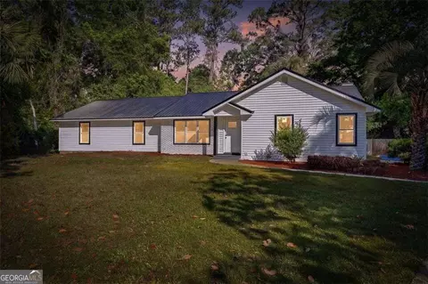 102 Mackqueen Dr, Brunswick, GA 31525