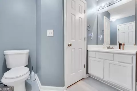 Bath - 470 Old Tree Dr, Jackson, GA 30233 photo 3 of 5