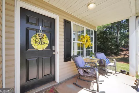 Exterior - 470 Old Tree Dr, Jackson, GA 30233 photo 4 of 7
