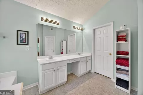 Bath - 190 Meadowbrook Ct, Covington, GA 30016 photo 4 of 4