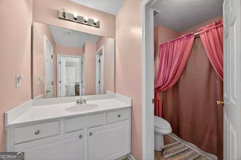 Bath - 190 Meadowbrook Ct, Covington, GA 30016 photo 1 of 4
