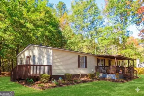 1424 Al Roberts Rd, Senoia, GA 30276