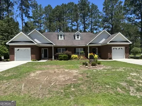 1124 B Southbend, Statesboro, GA 30458