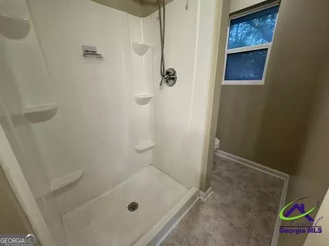 Bath - 112 Barbara Dr, Warner Robins, GA 31093 photo 3 of 4