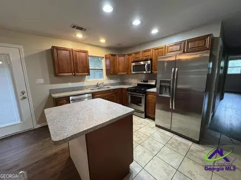 Kitchen - 112 Barbara Dr, Warner Robins, GA 31093 photo 2 of 2