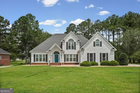 1007 River Pointe Dr, Albany, GA 31701
