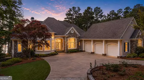 1121 Parrotts Cove Rd, Greensboro, GA 30642