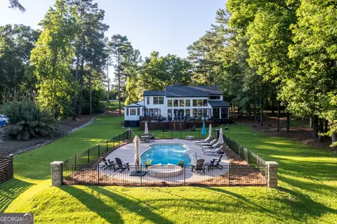 183 Lakecrest Dr, Milledgeville, GA 31061