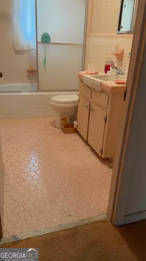 Bath - 12 Elementary St, Hazlehurst, GA 31539 photo 1 of 2
