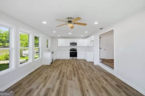 Living - 230 Arrow Point Rd, Jackson, GA 30233 photo 3 of 4