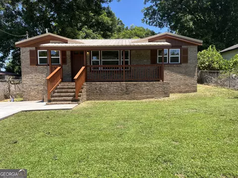 300 Hunt Cir, Manchester, GA 31816