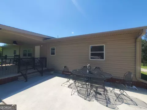 Exterior - 2021 Red Hill Rd, Carnesville, GA 30521 photo 3 of 9