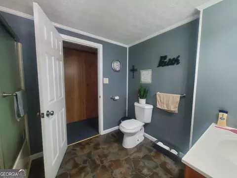 Bath - 2021 Red Hill Rd, Carnesville, GA 30521 photo 1 of 2