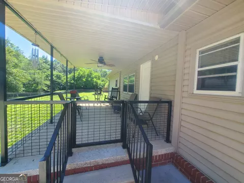 Exterior - 2021 Red Hill Rd, Carnesville, GA 30521 photo 4 of 9