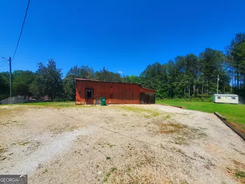 Exterior - 2021 Red Hill Rd, Carnesville, GA 30521 photo 8 of 9