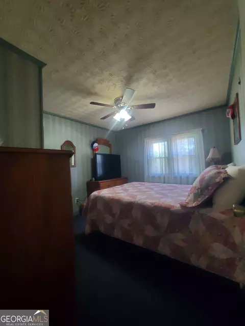 Bedroom - 2021 Red Hill Rd, Carnesville, GA 30521 photo 1 of 4
