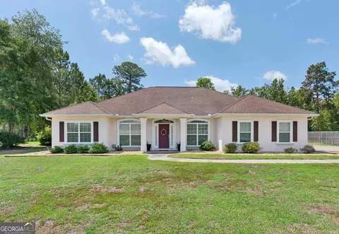 371 Lake Erie Dr, Brunswick, GA 31523