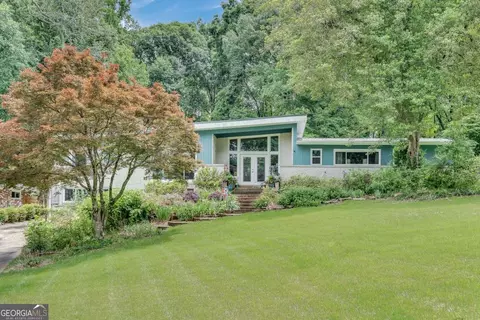 588 Kenilworth Cir, Stone Mountain, GA 30083