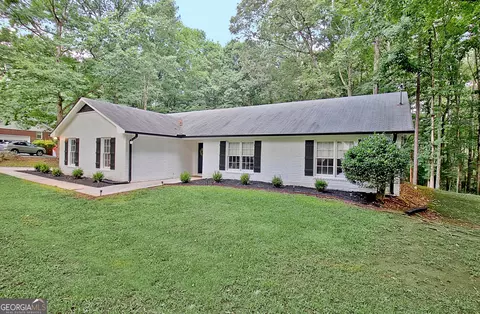 140 Wendell Ct, Fayetteville, GA 30215