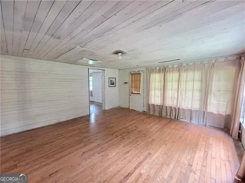 Living - 4511 Us-411, Rydal, GA 30171 photo 4 of 8