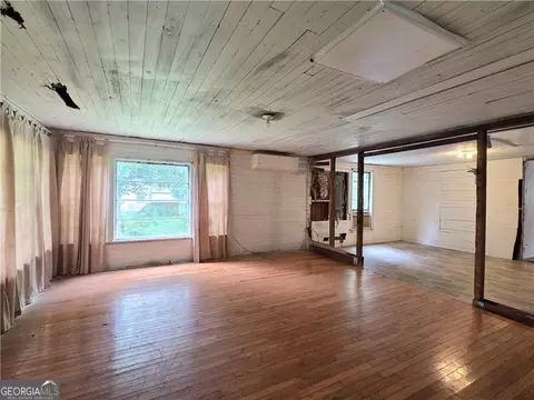 Living - 4511 Us-411, Rydal, GA 30171 photo 2 of 8
