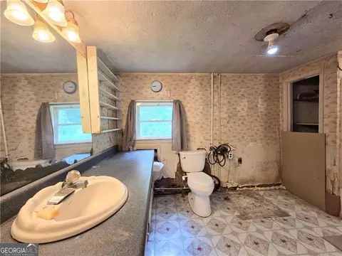 Bath - 4511 Us-411, Rydal, GA 30171 photo 1 of 2